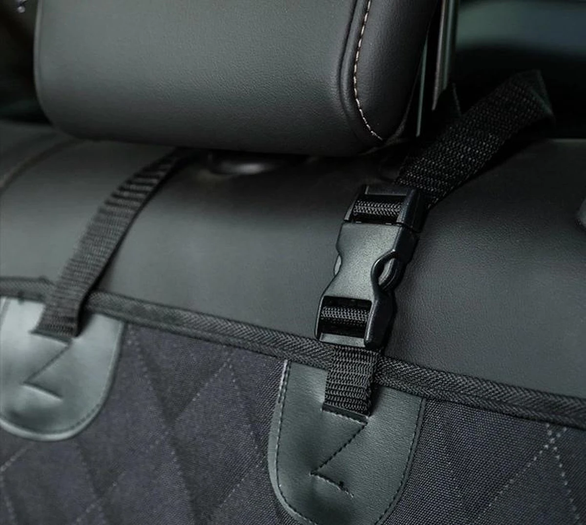 J.E Hondendeken Auto - Achterbank - Kijkvenster - Kofferbak - Hondenkleed - Zwart - 147cm X 137cm 8 J.E Hondendeken Auto - Achterbank - Kijkvenster - Kofferbak - Hondenkleed - Zwart - 147cm X 137cm - Afbeelding 8