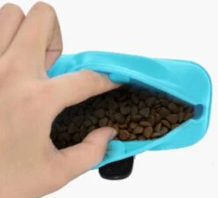 Merkloos 3 Stuks - Siliconen Magnetische Honden Beloningstasje - Dieren Traktatie Pouch - Voor Huisdier Training - Opbergtas - Zelfsluitend - Trainingzakje - Vaatwasser Veilig - Met Riem Clip - Blauw / Groen / Roze -Dieren Product Winkel 1200x1087 26