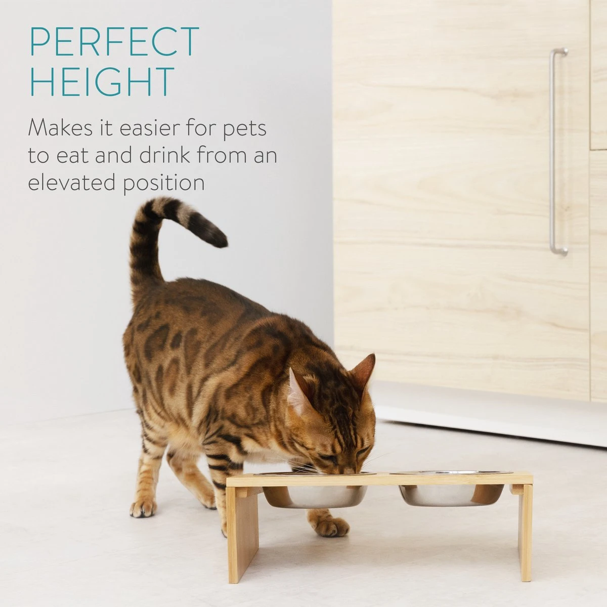 Navaris Verhoogd Dubbel Dieren Voedingsstation - 2 Kommen Voor Katten En Kleine Honden - Roestvrij Staal - Verhoogde Bamboe Standaard 2 Navaris Verhoogd Dubbel Dieren Voedingsstation - 2 Kommen Voor Katten En Kleine Honden - Roestvrij Staal - Verhoogde Bamboe Standaard - Afbeelding 2