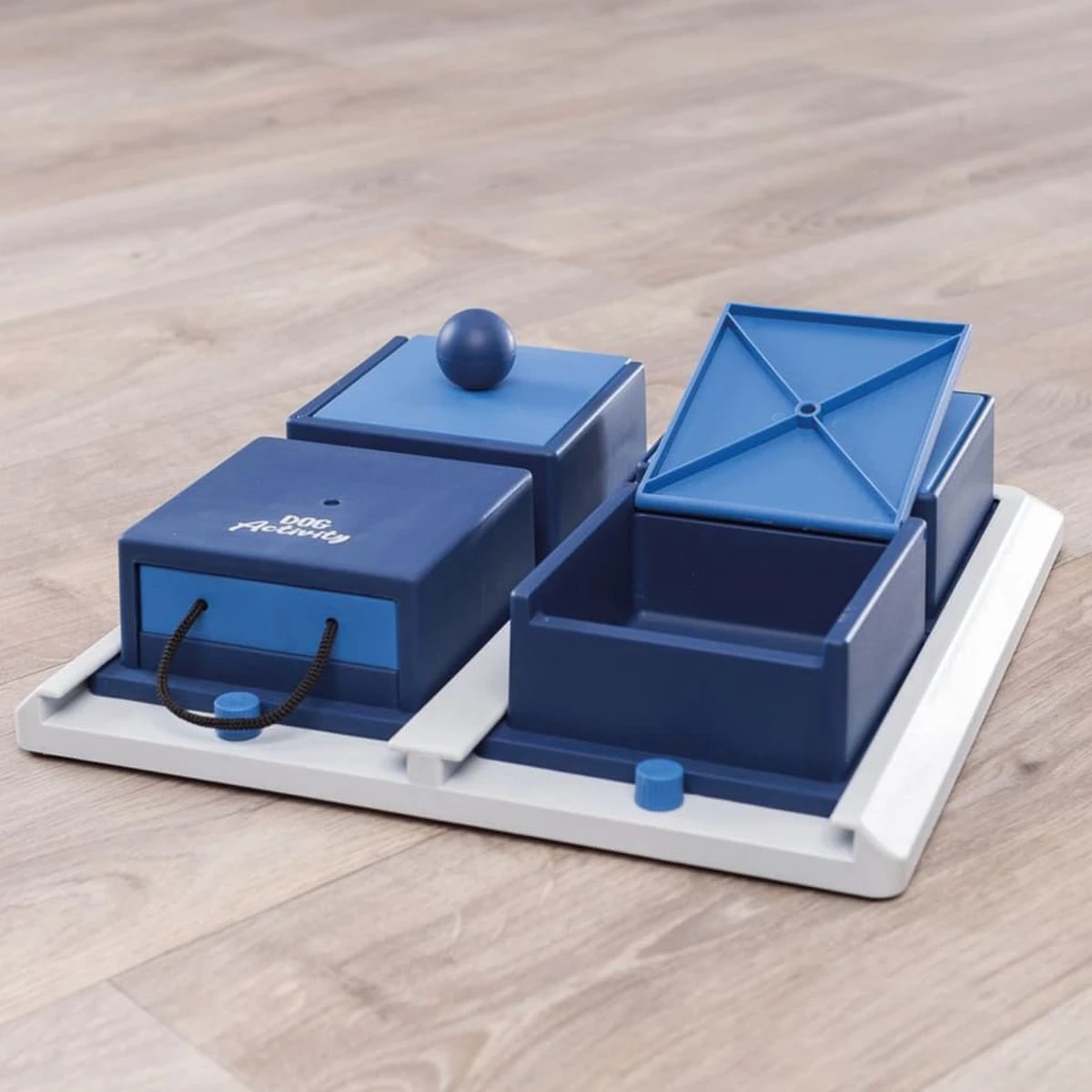 Trixie Dog Activity Poker Box 1 - 31X31 CM 6 Trixie Dog Activity Poker Box 1 - 31X31 CM - Afbeelding 6