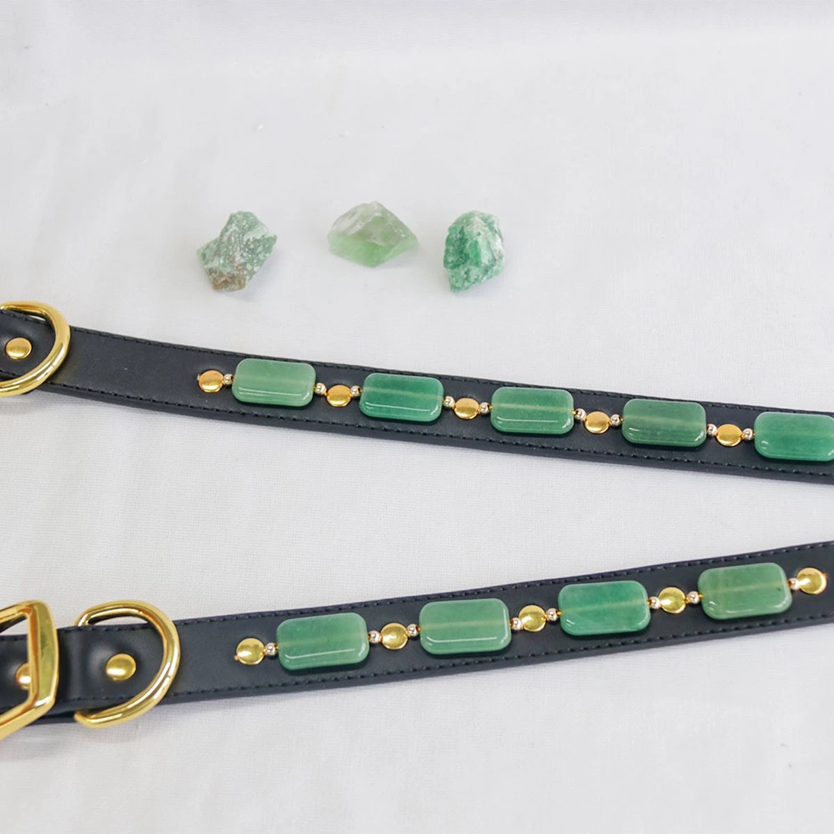 Merkloos Hondenhalsband Met Edelstenen - Avonturijn - Maat L - Kalmerend - Leer - Luxe Band 4 Merkloos Hondenhalsband Met Edelstenen - Avonturijn - Maat L - Kalmerend - Leer - Luxe Band - Afbeelding 4