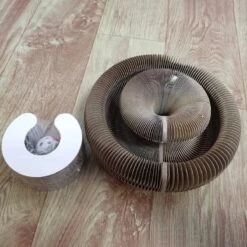 Magic Organ Cat Scratching Board Speelgoed |Magic Krab Karton Krabmat Voor Katten Design Krabkarton Voor Katten 2in 1 Met Speelgoed Balletje- Kattenspeeltjes - Alternatief Voor De Katten Krabpaal - Kattenspeelgoed -TikTok - TikTok Made Me Buy It -Dieren Product Winkel 1200x1200 426