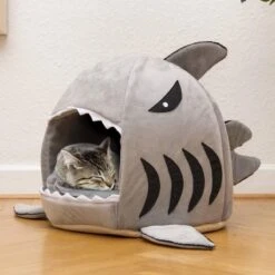 MikaMax Haai Hondenmand - Kattenmand - Dierenmand - Huisdierkussen - Mand Of Bed - Origineel - Extra Zacht Materiaal - 42 X 42 X 36 Cm -Dieren Product Winkel 1200x1200 828