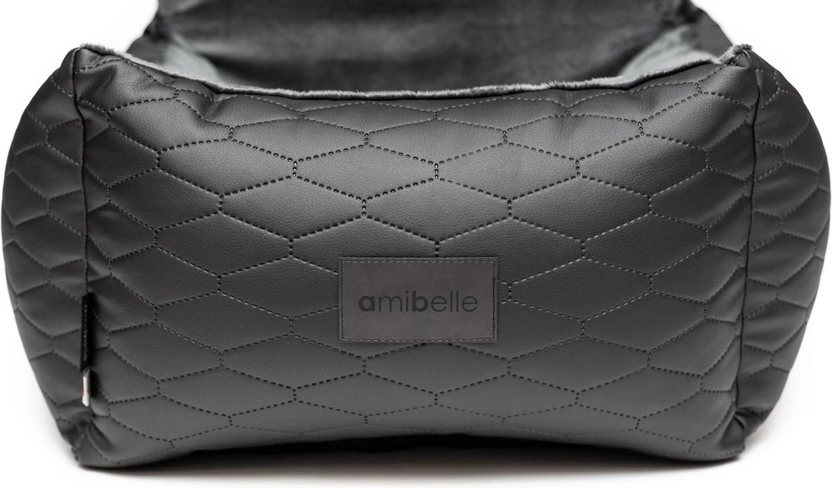 Bella Black - Autostoel Voor Hond - 50x50cm - Wasbaar - Hondenmand Auto - Handgemaakt 5 Bella Black - Autostoel Voor Hond - 50x50cm - Wasbaar - Hondenmand Auto - Handgemaakt - Afbeelding 5