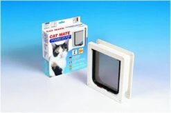 Cat Mate Kattenluik 234 Met Tweewegsluiting - Wit - 19,2 X 20cm -Dieren Product Winkel 1200x798 3
