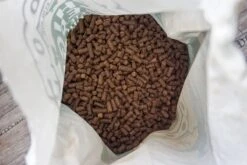 WOOOF Senior 18KG - Geperst Senior Hondenvoer - Geperste Senior Hondenbrokken - Senior Droogvoer 12 WOOOF Senior 18KG - Geperst Senior Hondenvoer - Geperste Senior Hondenbrokken - Senior Droogvoer -Dieren Product Winkel 1200x800 155