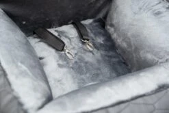 Bella Black - Autostoel Voor Hond - 50x50cm - Wasbaar - Hondenmand Auto - Handgemaakt 23 Bella Black - Autostoel Voor Hond - 50x50cm - Wasbaar - Hondenmand Auto - Handgemaakt -Dieren Product Winkel 1200x800 86