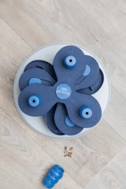 Dog Activity Flower Tower Hondenspeeltje -Dieren Product Winkel 800x1200 75